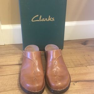Clarks clogs